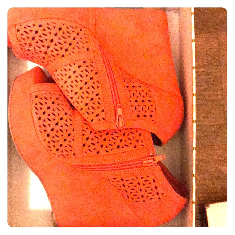 Wedge heels color coral